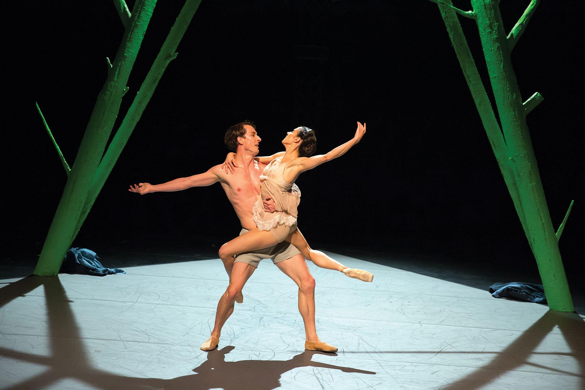 Winston and Julia in the countryside get the chance to be free