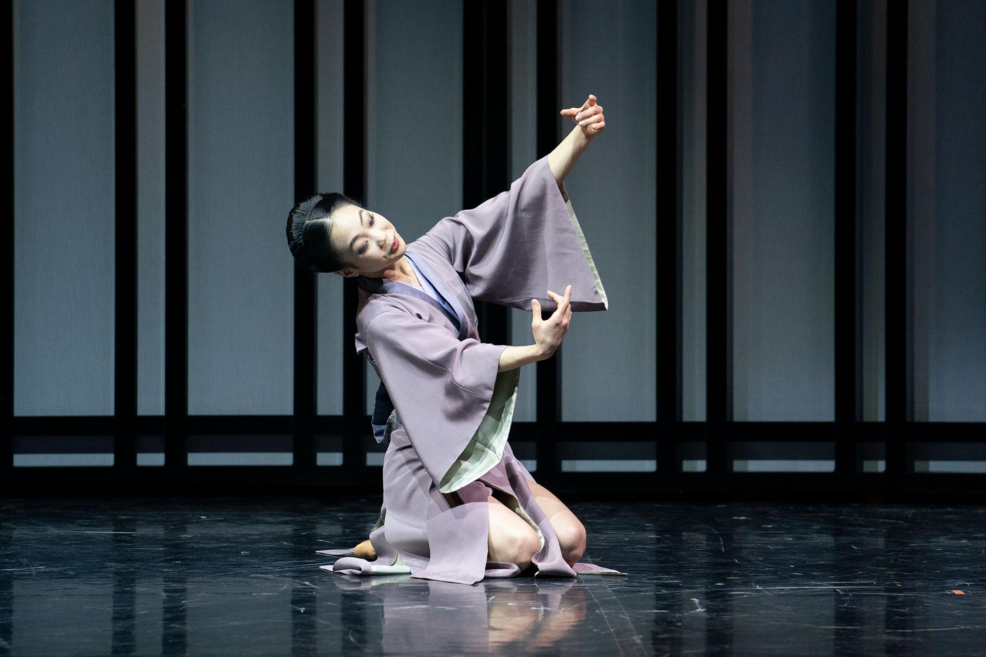 Aiko practices her Geisha skills