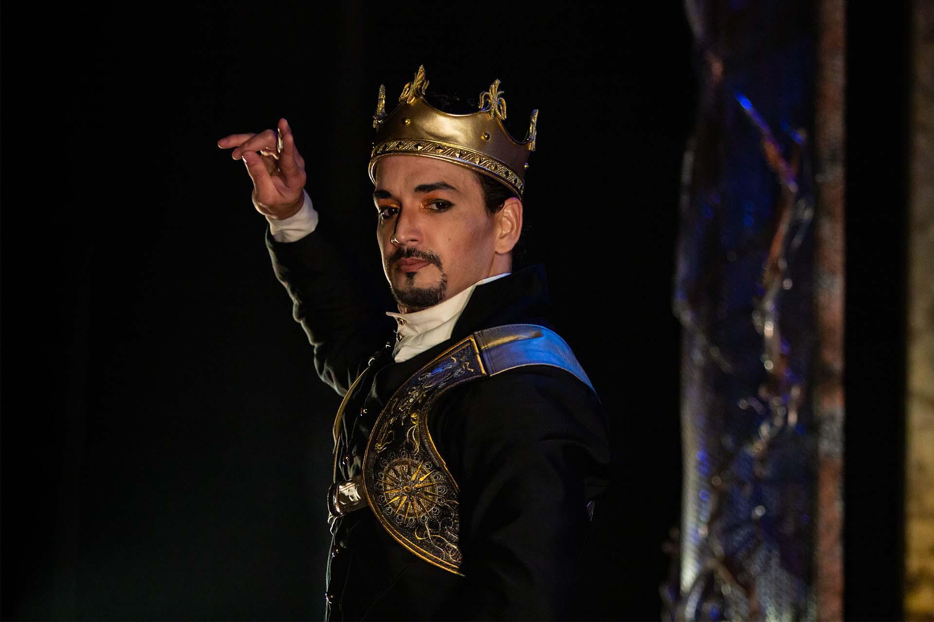 King Vortigern gives a decisive order