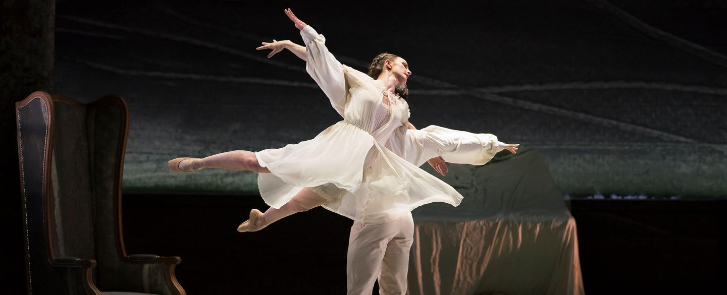 Jane floats in her white night dress while supported by Rochester